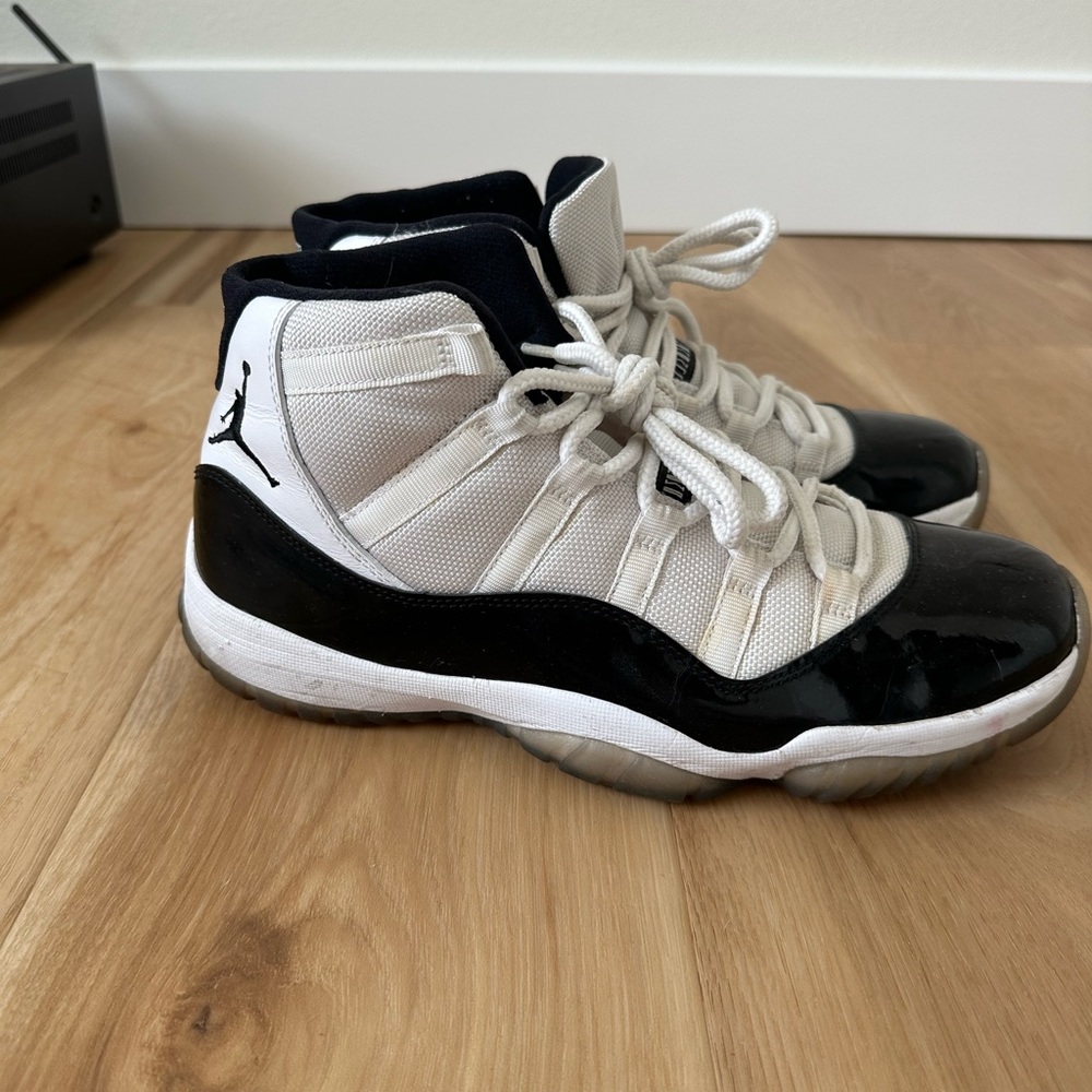 Men’s Jordan 11 Concord Sneakers
